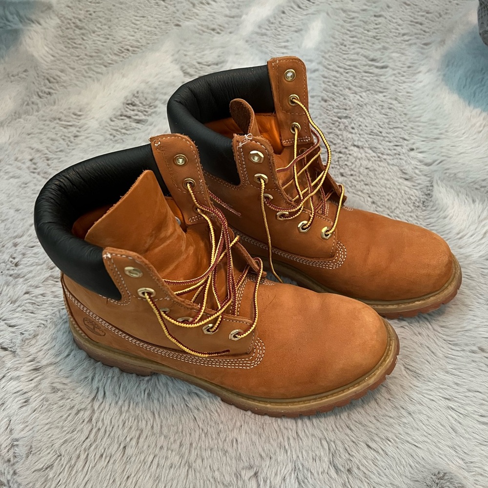 Women’s Timberland Premium 6-inch Waterproof Boots size 9.5